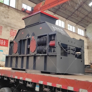 2PG1200x800半自動對輥制砂機(jī)發(fā)往陜西商洛處理石灰石