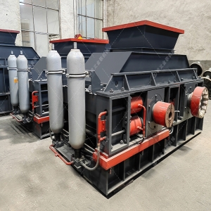 2PGY1208大型液壓對輥制砂機發貨 發往吉林