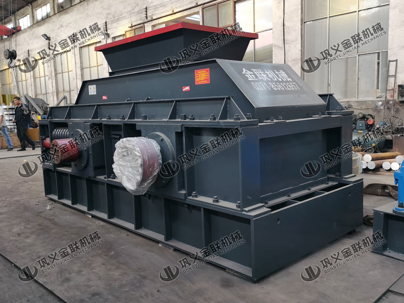 日產(chǎn)200噸對(duì)輥制砂機(jī)多少錢(qián)一臺(tái)，有哪些型號(hào)合適？