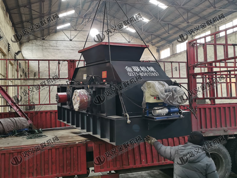 液壓對(duì)輥破碎機(jī)相較于彈簧對(duì)輥破碎機(jī)有什么區(qū)別呢? 液壓對(duì)輥破碎機(jī)相較于彈簧對(duì)輥破碎機(jī)有什么區(qū)別呢?