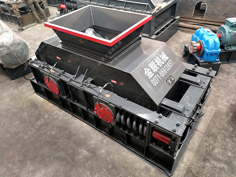 2PG800X600中型對(duì)輥破碎機(jī)發(fā)貨圖片_發(fā)往四川瀘州_破碎瓜子石