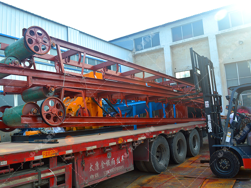 雙級粉碎機生產(chǎn)線發(fā)貨圖片_發(fā)往云南瀾滄_破碎錳礦石