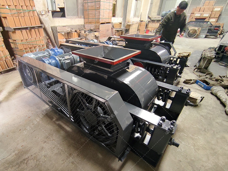 2PG610x400對輥破碎機發貨圖片_發往福建龍巖_鵝卵石制砂