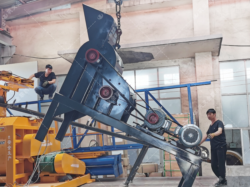 小型雙級粉碎機生產線發貨圖片_發往山東煙臺_粉碎青石